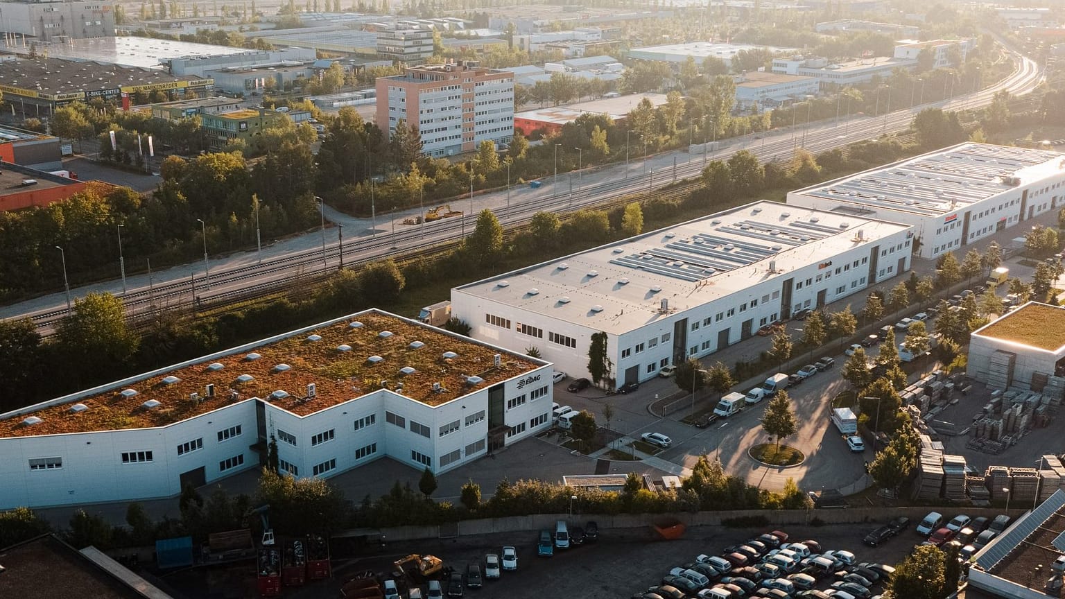 Luftbild auf die Gewerbehallen "Am Nordring" in München