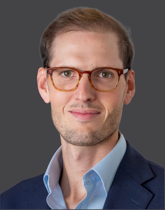 Portraitfoto von Matthias Waidelich, Transaktionsmanager der Region Mitte