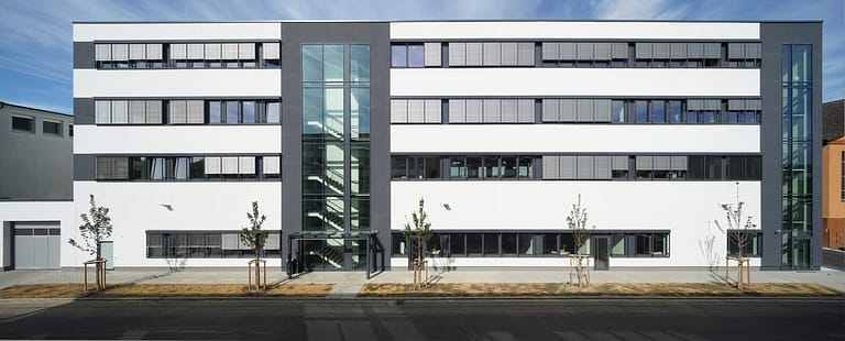 Aussenansicht Bürogebäude im Industriepark in Heilbronn
