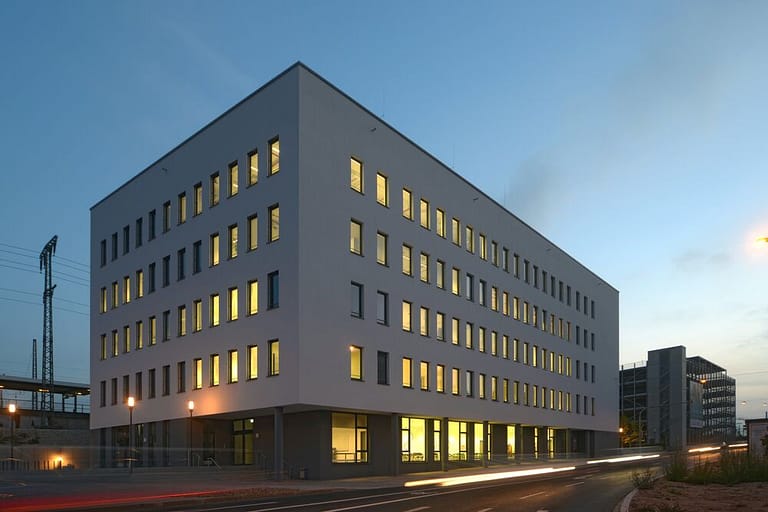 Außenansicht der Georg-Simon-Ohm-Hochschule in Nürnberg