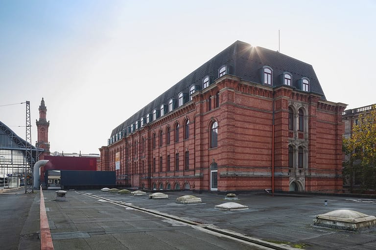 Außenansicht der viergeschossigen unterkellerten Büroimmobilie "Ämtergebäude" in Bremen.
